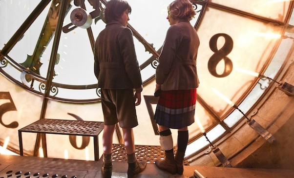 HUGO - Asa Butterfield and Chloë Grace Moretz