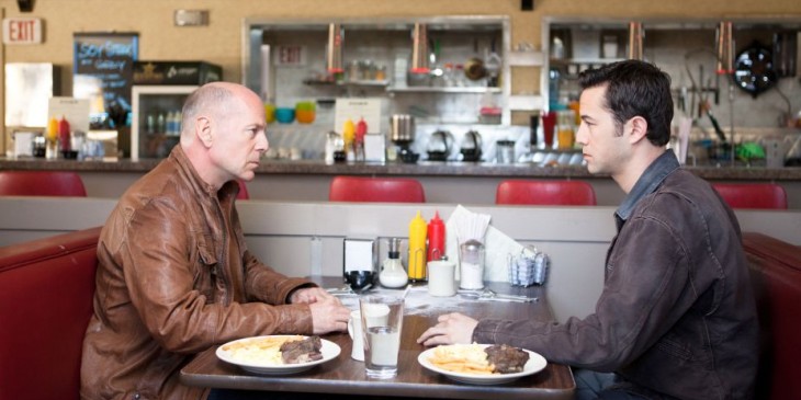 Looper - Bruce Willis and Joseph Gordon-Levitt in a diner